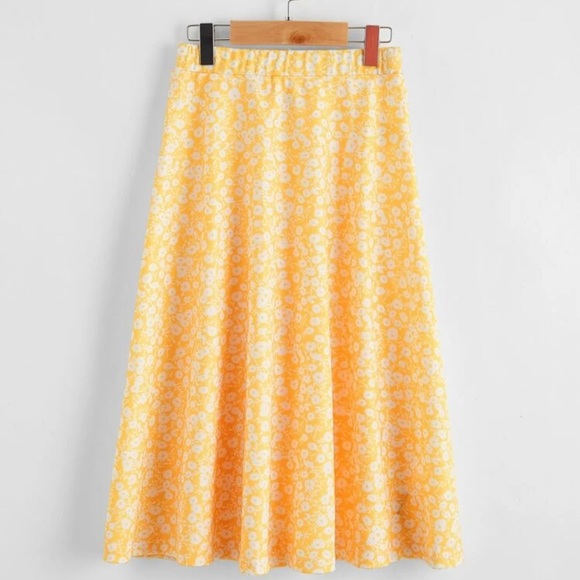 💕HOST PICK 🌈Ditzy Floral Maxi Skirt